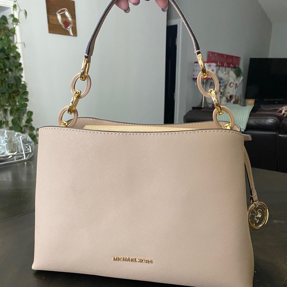 Michael Kors beige purse